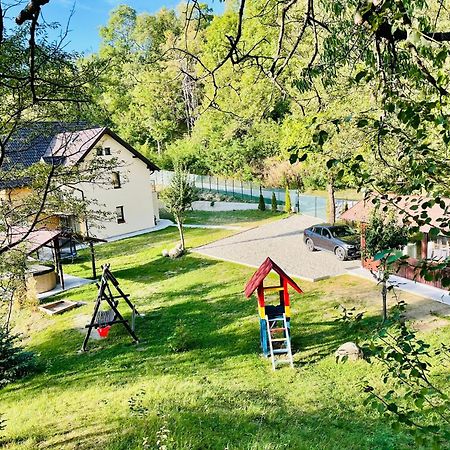 Pensiunea Piri Land Comarnic Extérieur photo