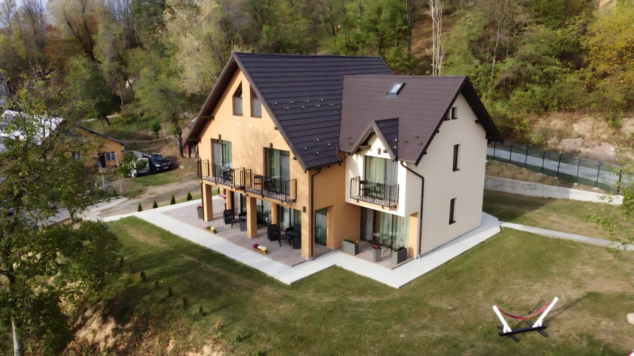 Pensiunea Piri Land Comarnic Extérieur photo