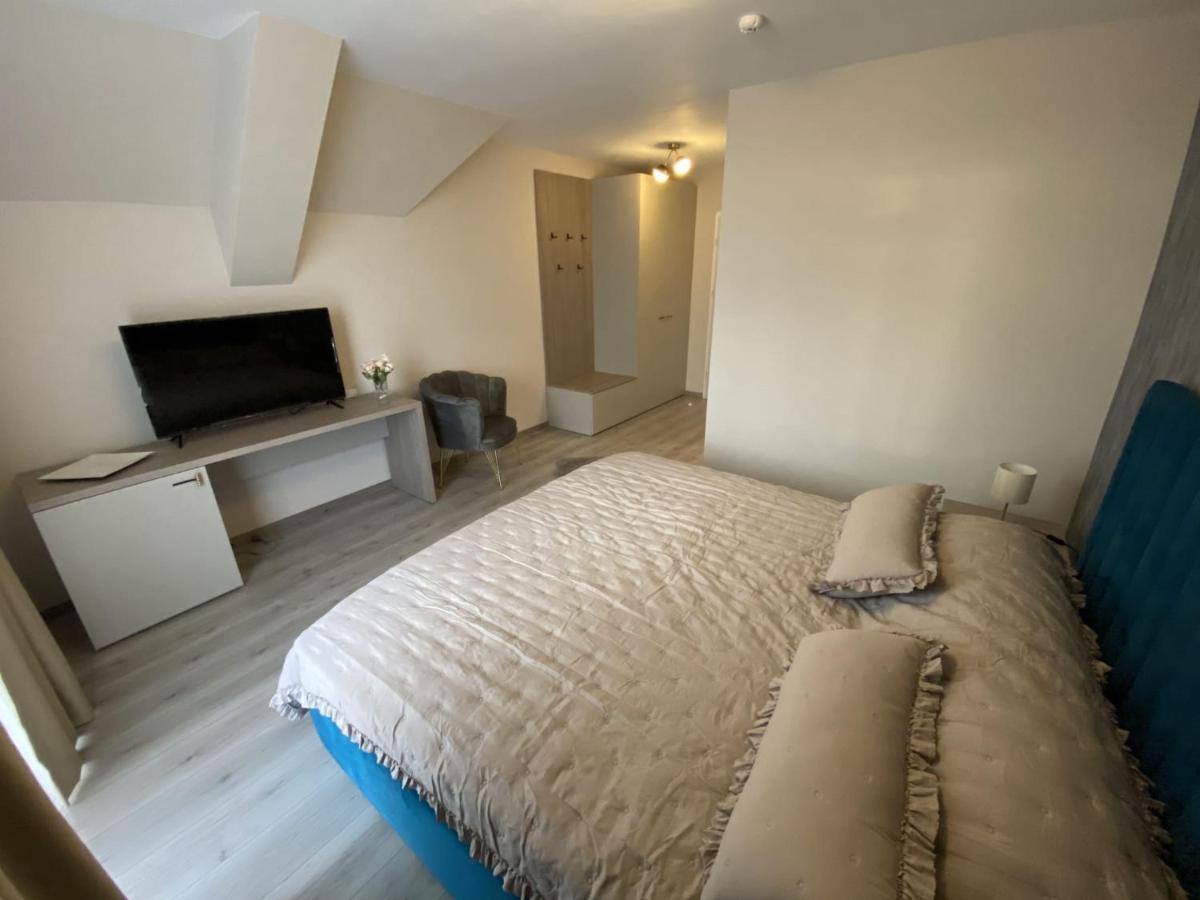 Pensiunea Piri Land Comarnic Extérieur photo
