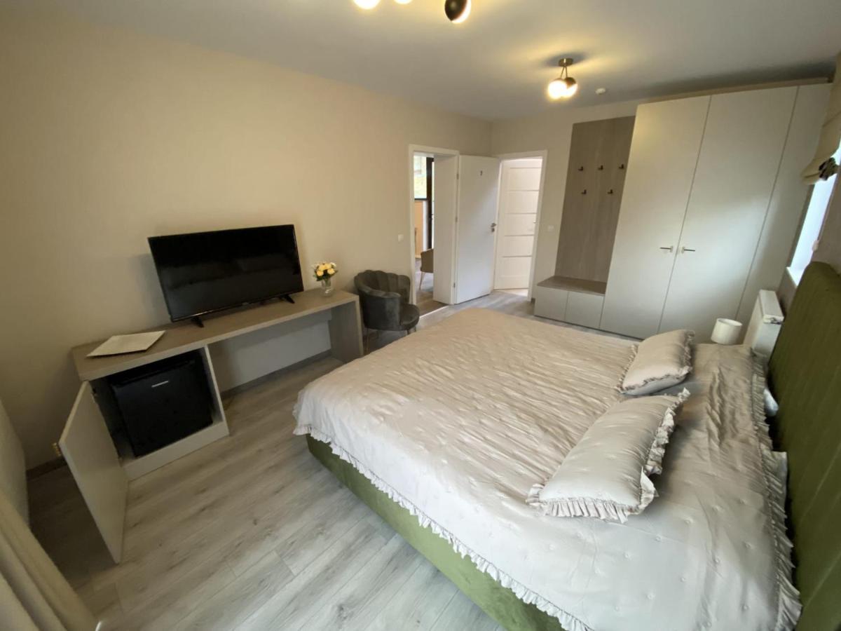 Pensiunea Piri Land Comarnic Extérieur photo