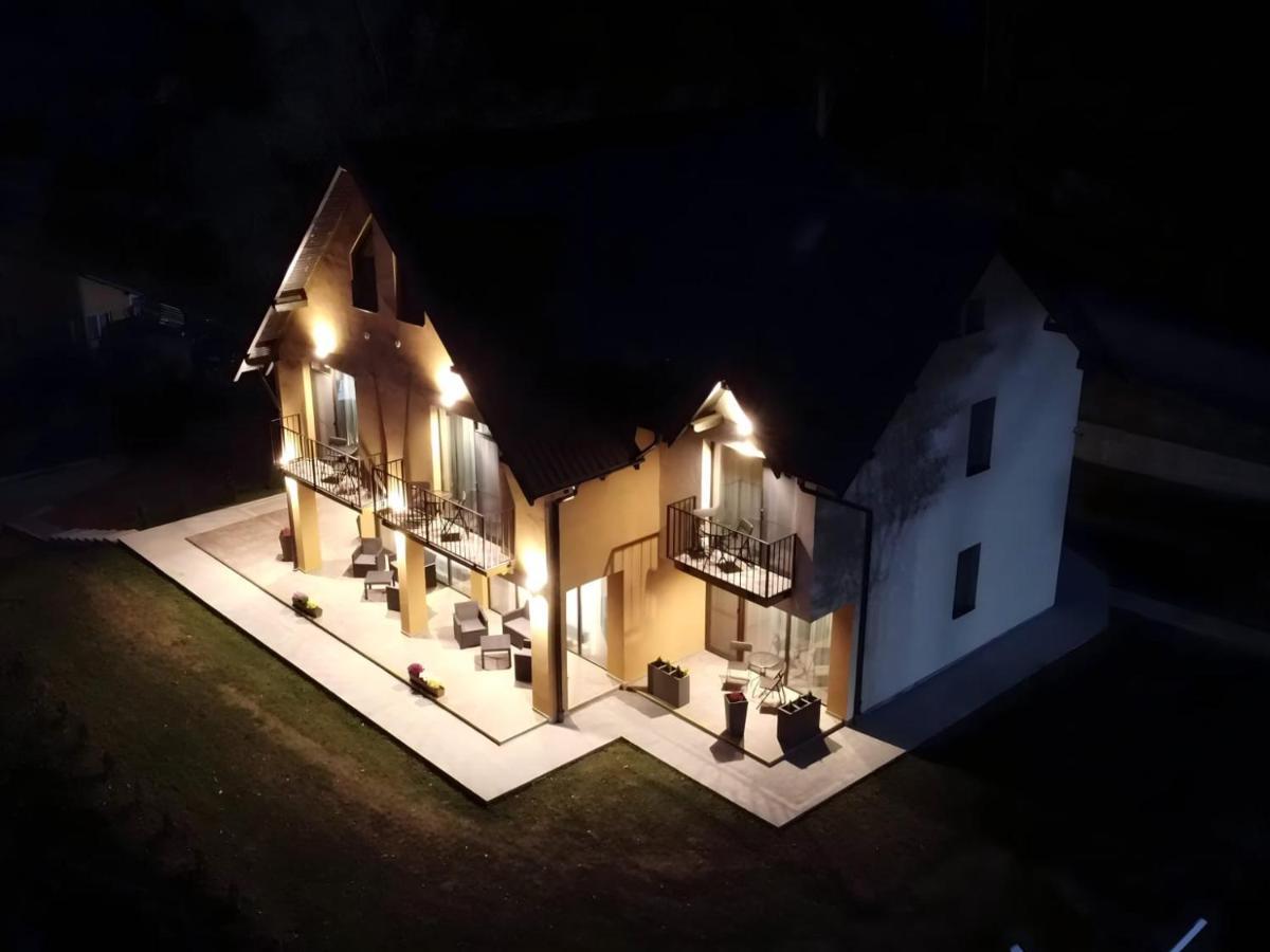 Pensiunea Piri Land Comarnic Extérieur photo