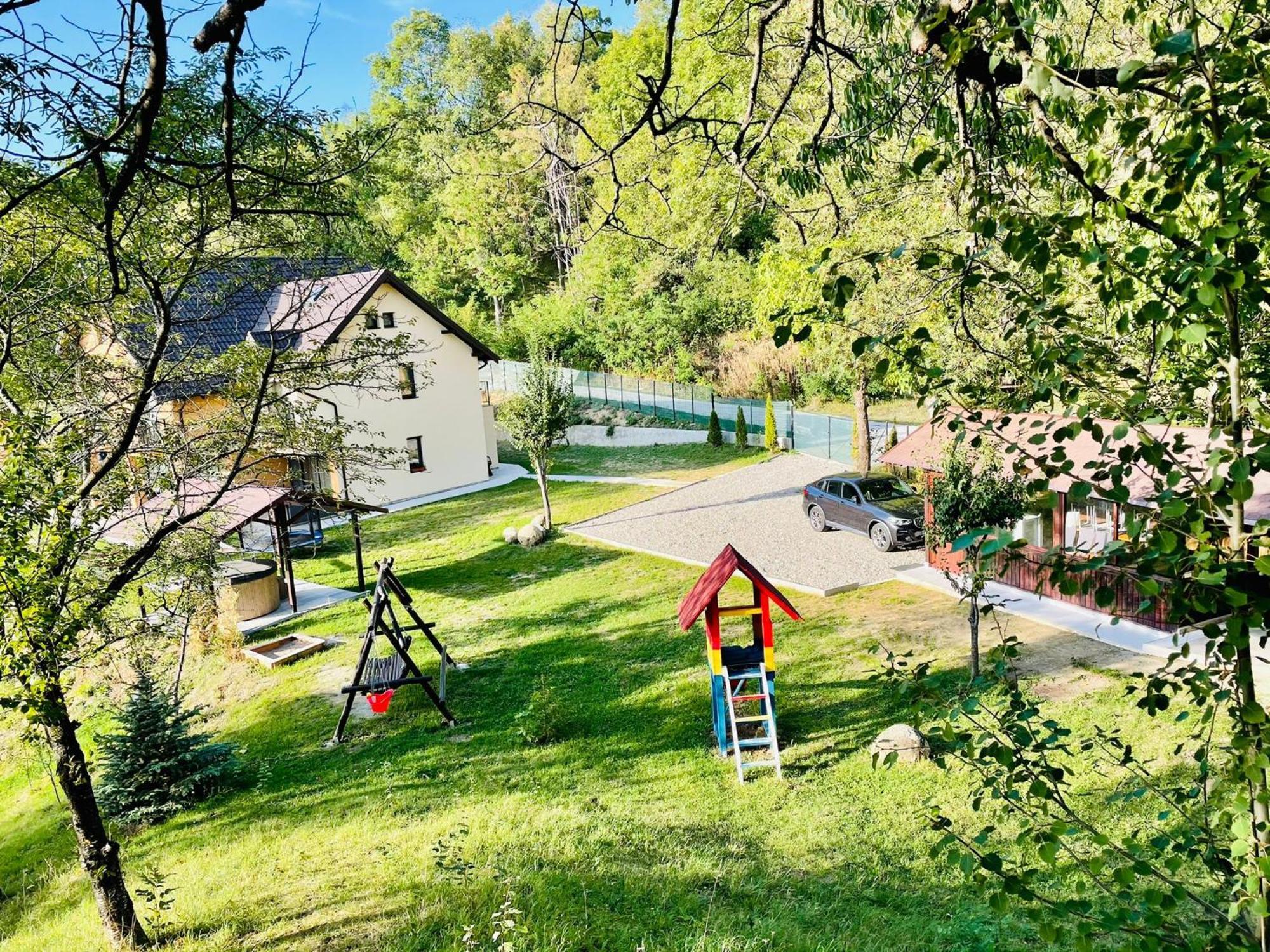 Pensiunea Piri Land Comarnic Extérieur photo