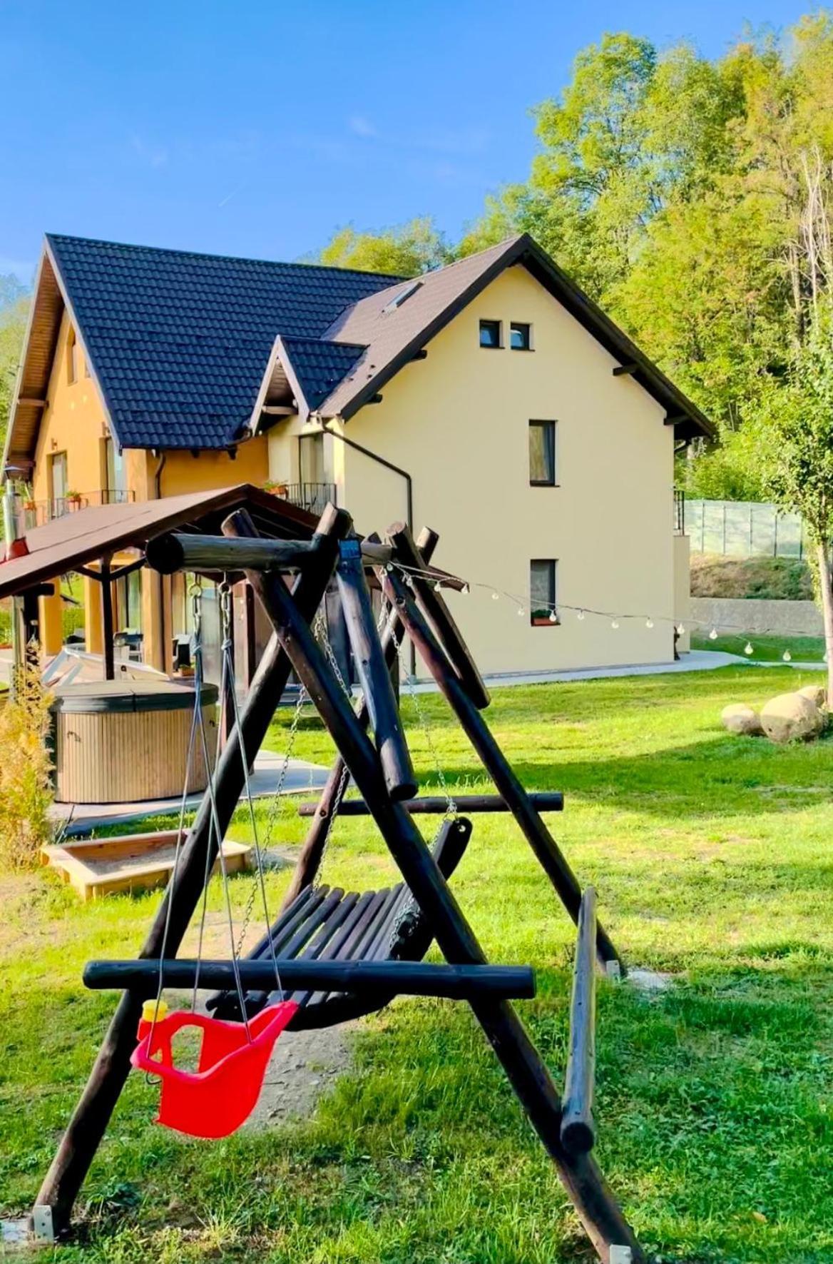 Pensiunea Piri Land Comarnic Extérieur photo