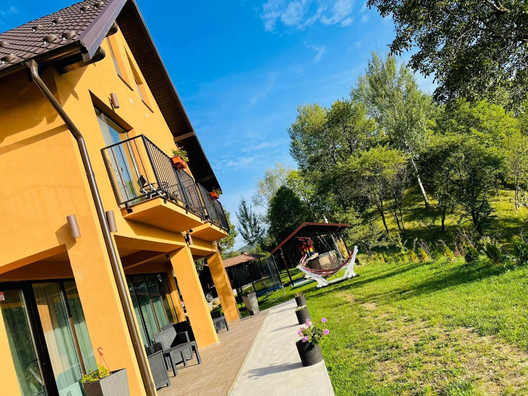 Pensiunea Piri Land Comarnic Extérieur photo